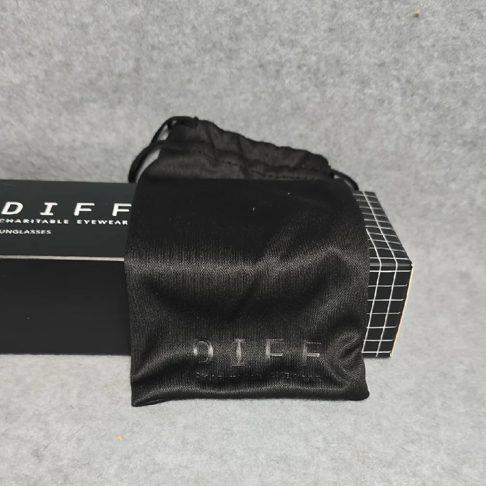 Diff Billie Square Eyewear Classic Black Sunglasses